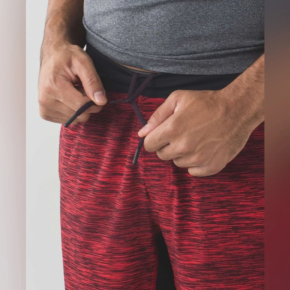Lululemon Assert Short 9” Tactic Static Lulu Red Black Cherry Black Men's Shorts